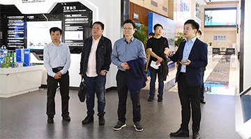 创业黑马董事长牛文文一行莅临腾博官网考察交流