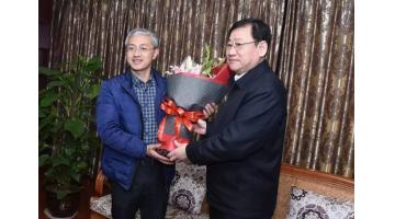 南宁市委书记王小东走访慰问腾博官网总司理宋海农