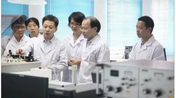 新华网等媒体报道：痴心情形治理的科学家王双飞