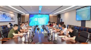 柳州市委常委、常务副市长崔峻一行莅临腾博官网调研